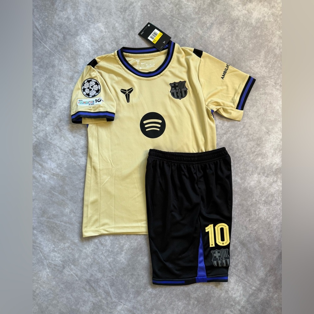 Barcelona Away set for kids Yamal 10 - Picture 2 of 9
